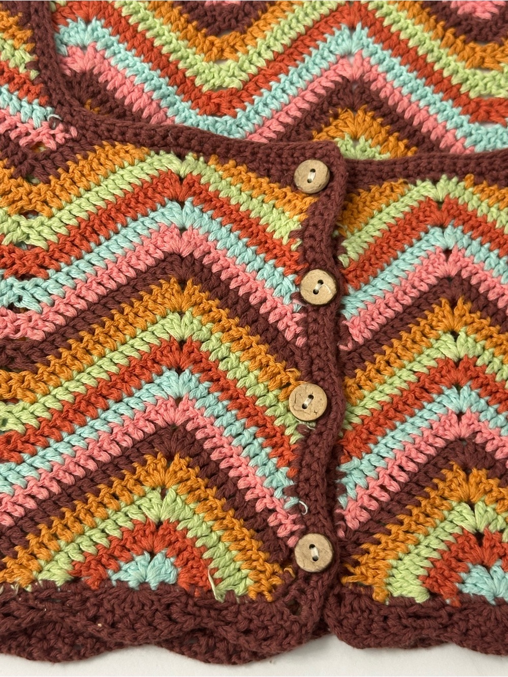 Forever 21 Women Crop Top Sz Small Crochet Multicolor Chevron Boho Festival Vest - Picture 2 of 8